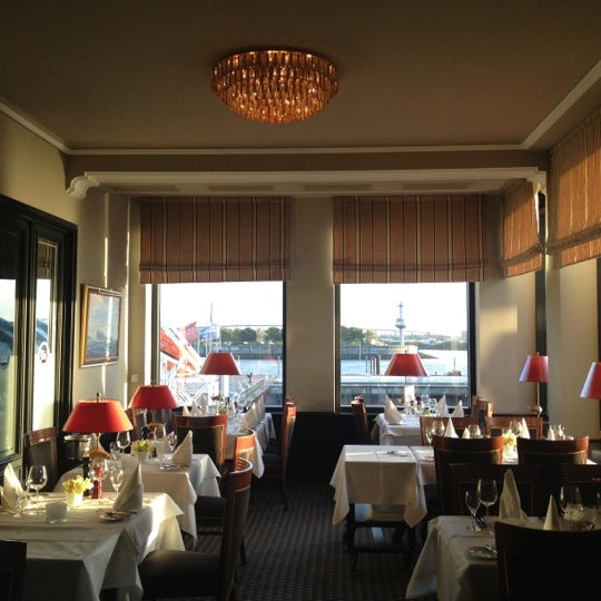 Fischereihafen Restaurant Seafood Restaurant in Altona
