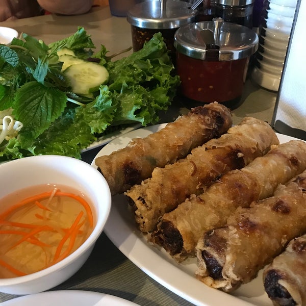 Foto tirada no(a) Golden Deli Vietnamese Restaurant por kyoko o. em 1/4/2020