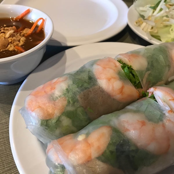 Das Foto wurde bei Golden Deli Vietnamese Restaurant von kyoko o. am 1/4/2020 aufgenommen