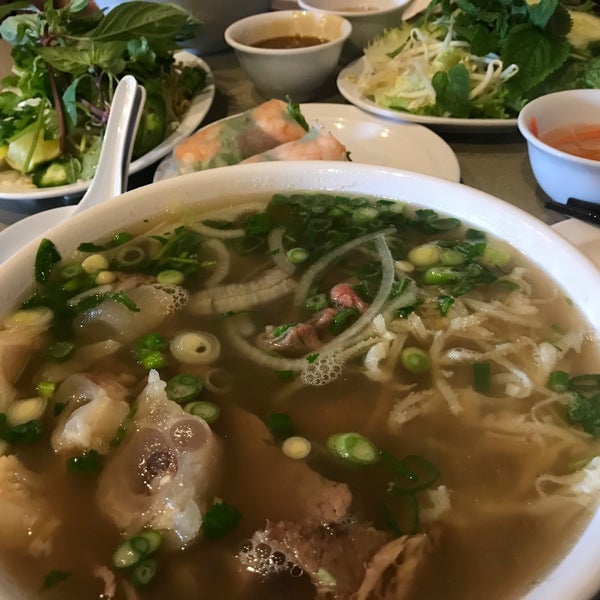 Foto diambil di Golden Deli Vietnamese Restaurant oleh kyoko o. pada 1/4/2020