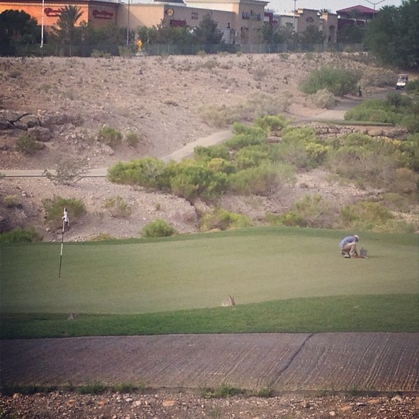 5/16/2013 tarihinde Richard Krawczyk @.ziyaretçi tarafından Badlands Golf Club'de çekilen fotoğraf