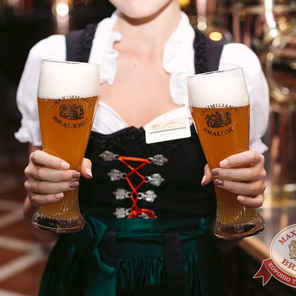 Foto diambil di Maximilian&#39;s Brauerei oleh «Максимилианс» Тюмень | Maximilian&#39;s Brauerei pada 4/28/2018