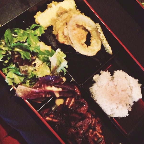 Das Foto wurde bei The Fish Restaurant &amp; Sushi Bar von Like am 1/30/2014 aufgenommen