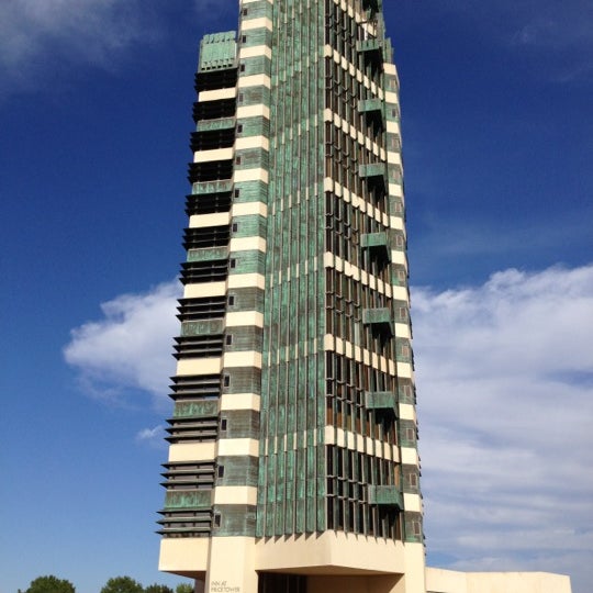 10/7/2012にBrett B.がPrice Towerで撮った写真
