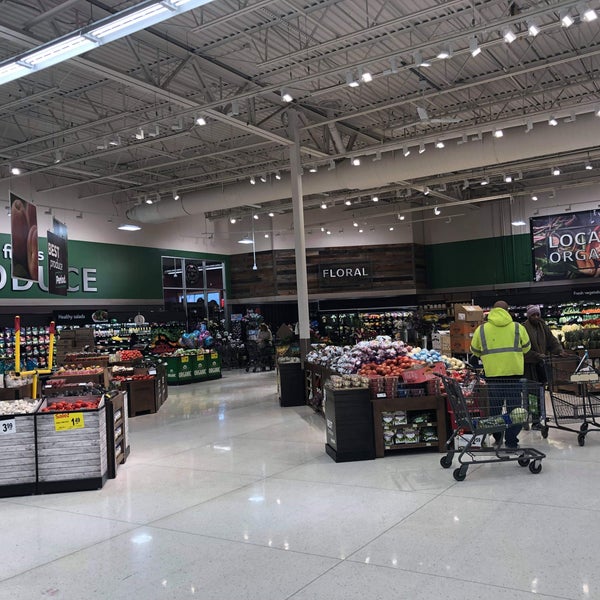 Photos at Cub Foods Grocery Store in Maplewood