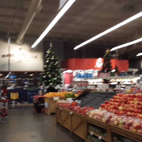 Foto tirada no(a) Hy-Vee por Donald E. em 11/25/2019