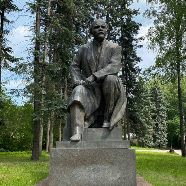 6/28/2020 tarihinde Vladimir M.ziyaretçi tarafından Музей-заповедник «Горки Ленинские»'de çekilen fotoğraf