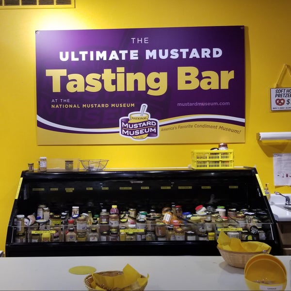 Foto tirada no(a) National Mustard Museum por Scott N. em 8/20/2019