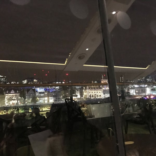 Photo taken at Oxo Tower Bar by Yunha L. on 11/27/2016