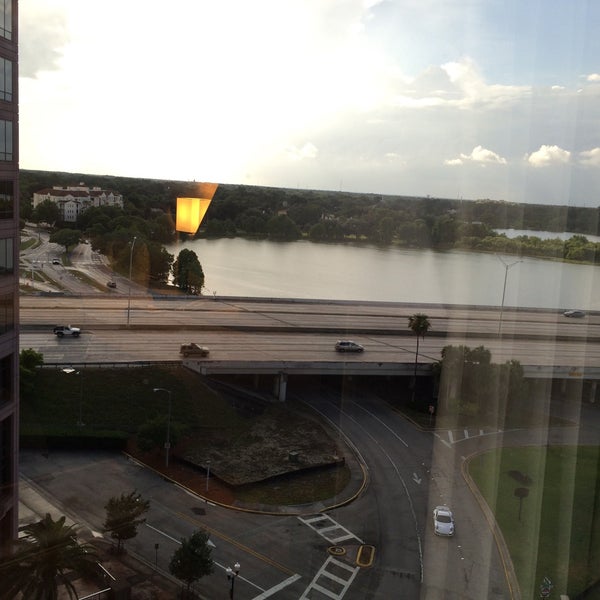 Das Foto wurde bei Doubletree by Hilton Hotel Orlando Downtown von Kevin D. am 5/24/2015 aufgenommen