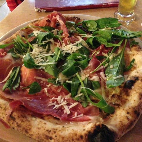 9/17/2013 tarihinde Antonio F.ziyaretçi tarafından Pizzeria Salvo'de çekilen fotoğraf