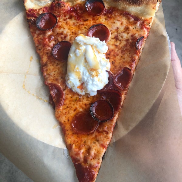 Foto tomada en Apollonia&#39;s Pizzeria  por Jeff W. el 8/1/2019