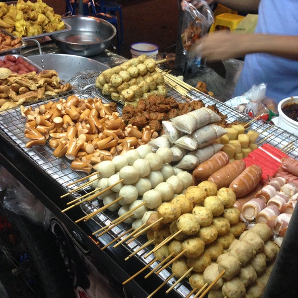 ตลาดกลางคืนพัฒน์พงษ์ (Patpong Night Market) - Phat Pong 1 Rd.