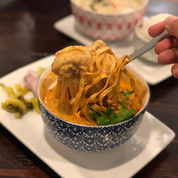 Foto scattata a Ayara Thai Cuisine da Jeff W. il 3/29/2019