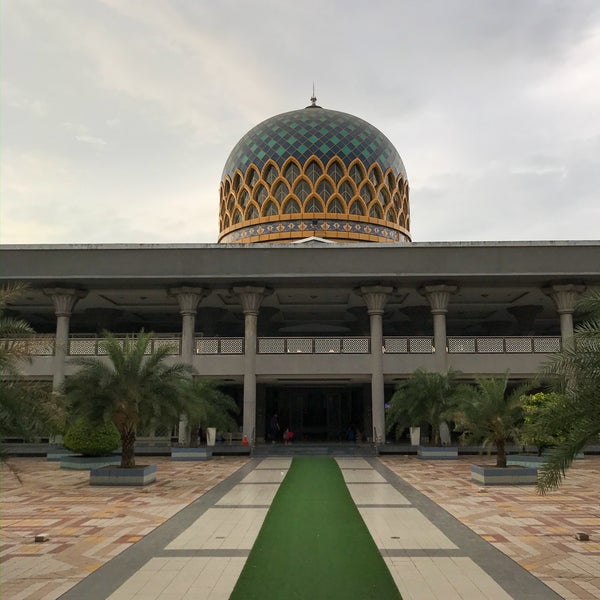 1/11/2020 tarihinde Asyraf K.ziyaretçi tarafından Masjid KLIA (Sultan Abdul Samad Mosque)'de çekilen fotoğraf