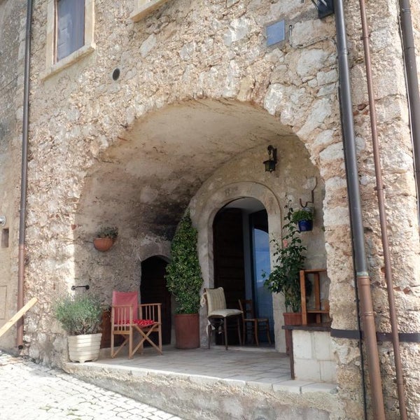 9/22/2014 tarihinde Katja S.ziyaretçi tarafından Sextantio | Santo Stefano di Sessanio | Albergo Diffuso'de çekilen fotoğraf