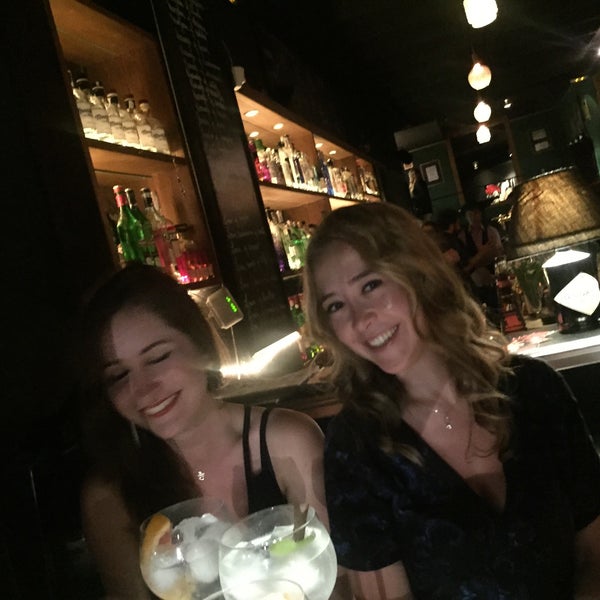 6/16/2015にSelda S.がUltramarinos Hendrick&#39;s Barで撮った写真
