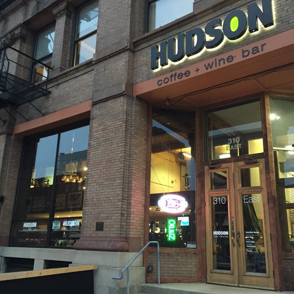 Das Foto wurde bei Hudson Business Lounge von Cory O. am 9/18/2015 aufgenommen