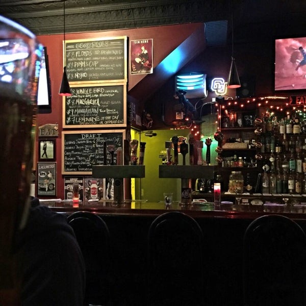 Foto tomada en Floyd&#39;s Pub  por Mac D. el 10/11/2015