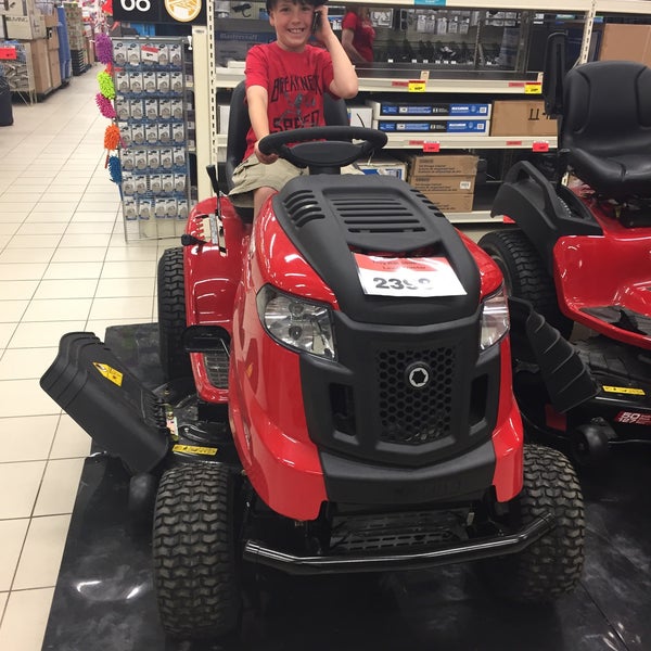 Canadian Tire Barrie, ON