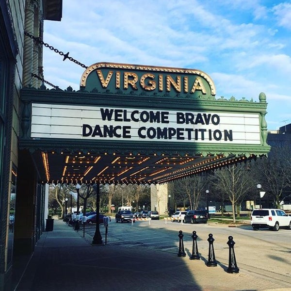 รูปภาพถ่ายที่ Virginia Theatre โดย Jolene D. เมื่อ 3/11/2017