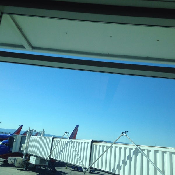2/22/2015에 Ms S.님이 오클랜드 국제공항 (OAK)에서 찍은 사진