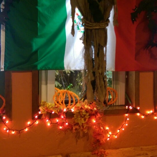รูปภาพถ่ายที่ Mexican Fiesta โดย VairaMoorthy M. เมื่อ 10/25/2014