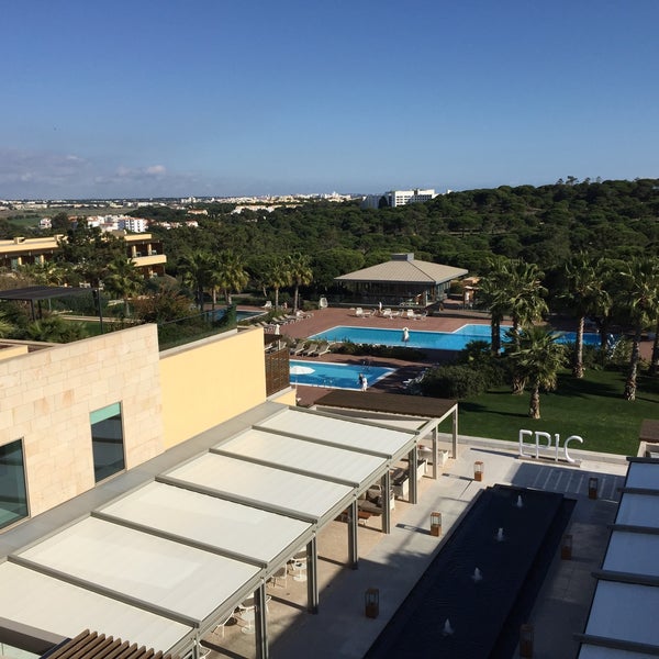 Das Foto wurde bei EPIC SANA Algarve Hotel von Yalçın🎗🕳🎱 D. am 3/2/2017 aufgenommen