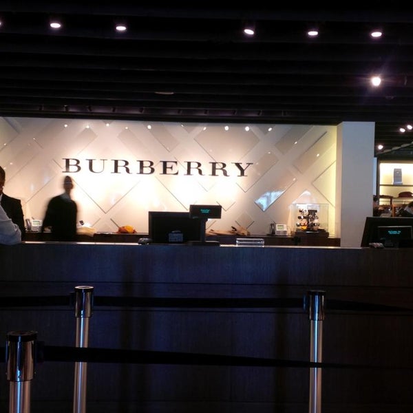 motor hjælpemotor Telemacos Burberry Outlet - Clothing Store in Central Valley