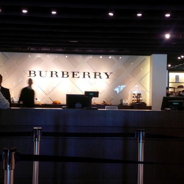 Burberry Outlet - Clothing Store Central Valley