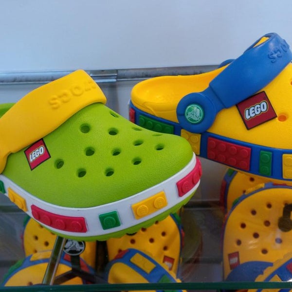 crocs palisades mall