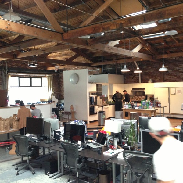 รูปภาพถ่ายที่ Thumbtack HQ โดย Jake P. เมื่อ 2/3/2013