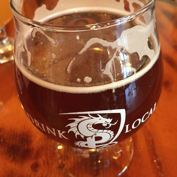 Foto tirada no(a) House of Pendragon Brewing Co. por Scott L. em 5/12/2018