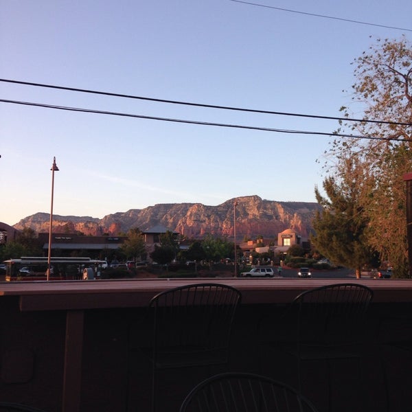 Photo taken at Olde Sedona Bar and Grill by Richard L. on 4/25/2014