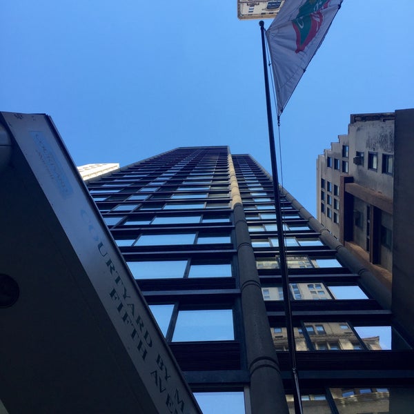 Photo taken at Courtyard by Marriott New York Manhattan/Fifth Avenue by Ron A. on 2/2/2016
