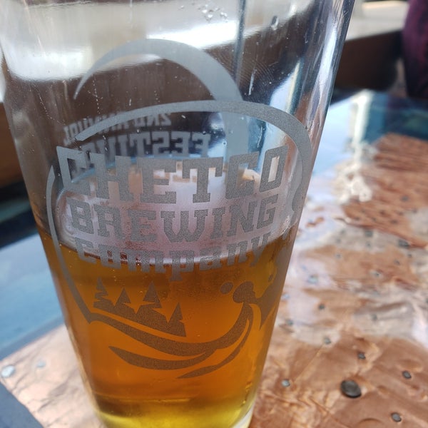 Photo taken at Chetco Brewing Company by Shannon G. on 5/31/2021