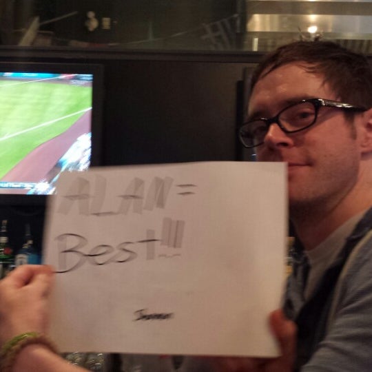 Foto diambil di Red Card Sports Bar oleh Shannon G. pada 7/8/2014