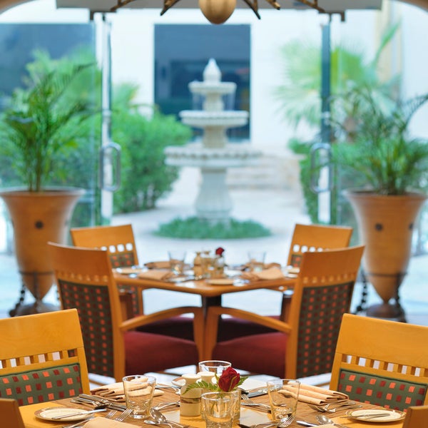 รูปภาพถ่ายที่ Mosaic Mediterranean Restaurant โดย Mosaic Mediterranean Restaurant เมื่อ 7/27/2014