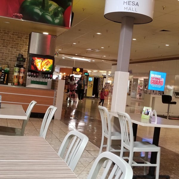 รูปภาพถ่ายที่ Mesa Mall โดย Cineura D. เมื่อ 11/9/2018