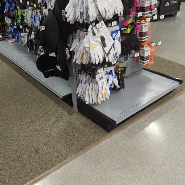 DICK'S Sporting Goods Springs Ranch 3133 Cinema Point