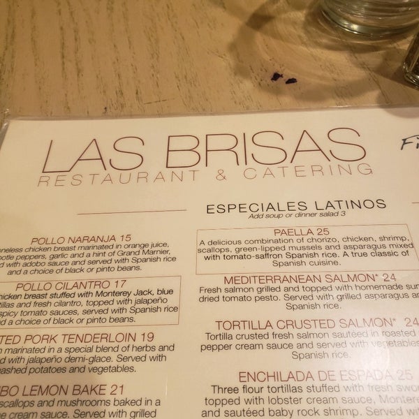 Foto tomada en Las Brisas Restaurant  por Cineura D. el 11/24/2019
