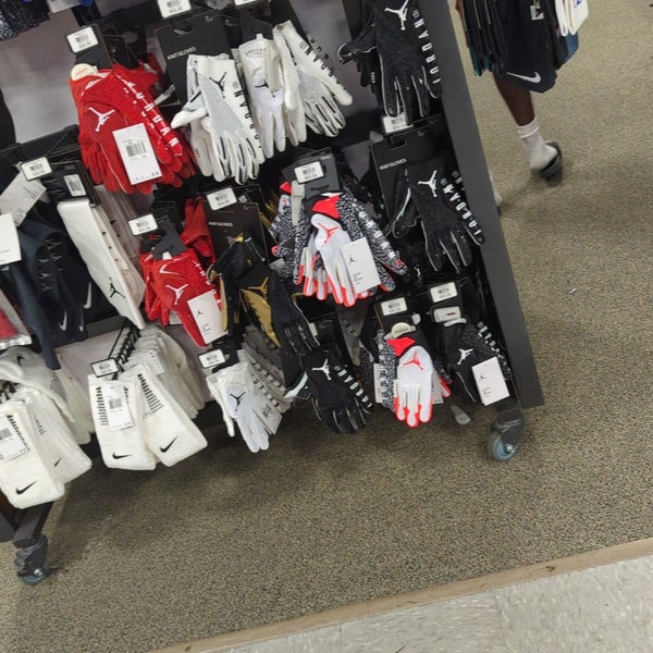 DICK'S Sporting Goods Springs Ranch 3133 Cinema Point