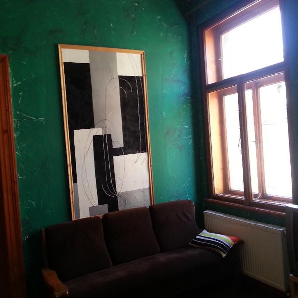 รูปภาพถ่ายที่ Art Hole Hostel โดย Gábor N. เมื่อ 4/17/2014
