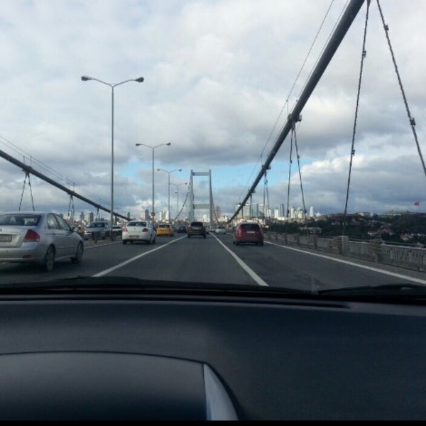Foto scattata a Boğaziçi Köprüsü da Elmira A. il 12/2/2016