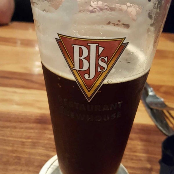 Photo taken at BJ&#39;s Restaurant &amp; Brewhouse by Jake C. on 6/26/2017