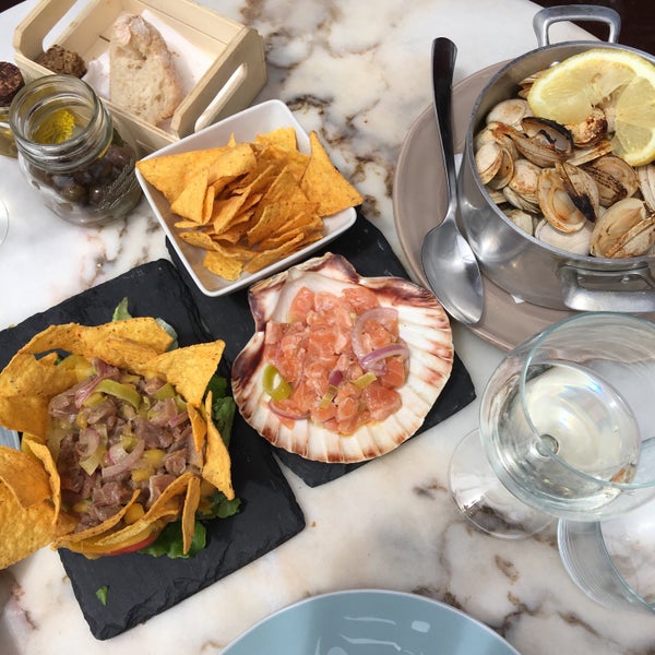 Bar Tolo Tapas Restaurant in Porto