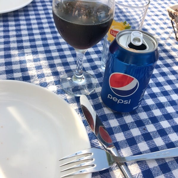Das Foto wurde bei Yeşilim Camping Restaurant von Neslihan S. am 6/9/2019 aufgenommen