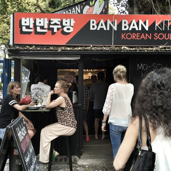 Foto tirada no(a) ban ban kitchen por Tung T. em 9/8/2014