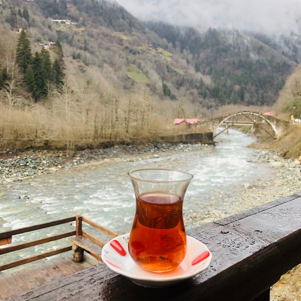 Das Foto wurde bei Çinçiva Kafe von İsmail 🥂🍾🍫 am 3/3/2019 aufgenommen