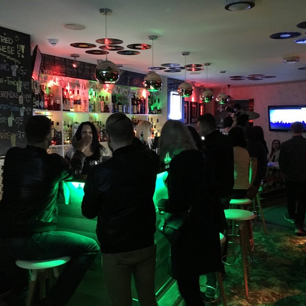 รูปภาพถ่ายที่ Spot Kafe - Shot and Cocktail Bar โดย DJ Ed Veto เมื่อ 4/15/2016